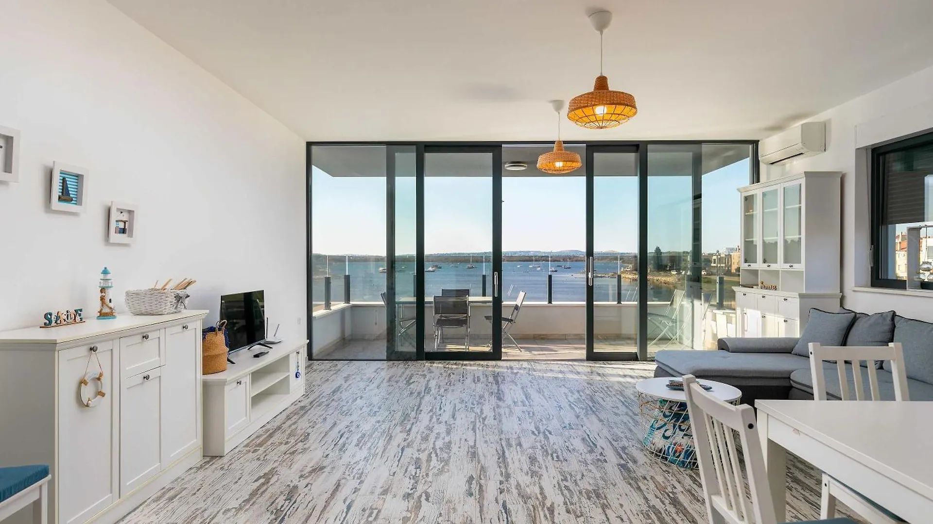 Sunset Bay Apartment With Pool In Medulin